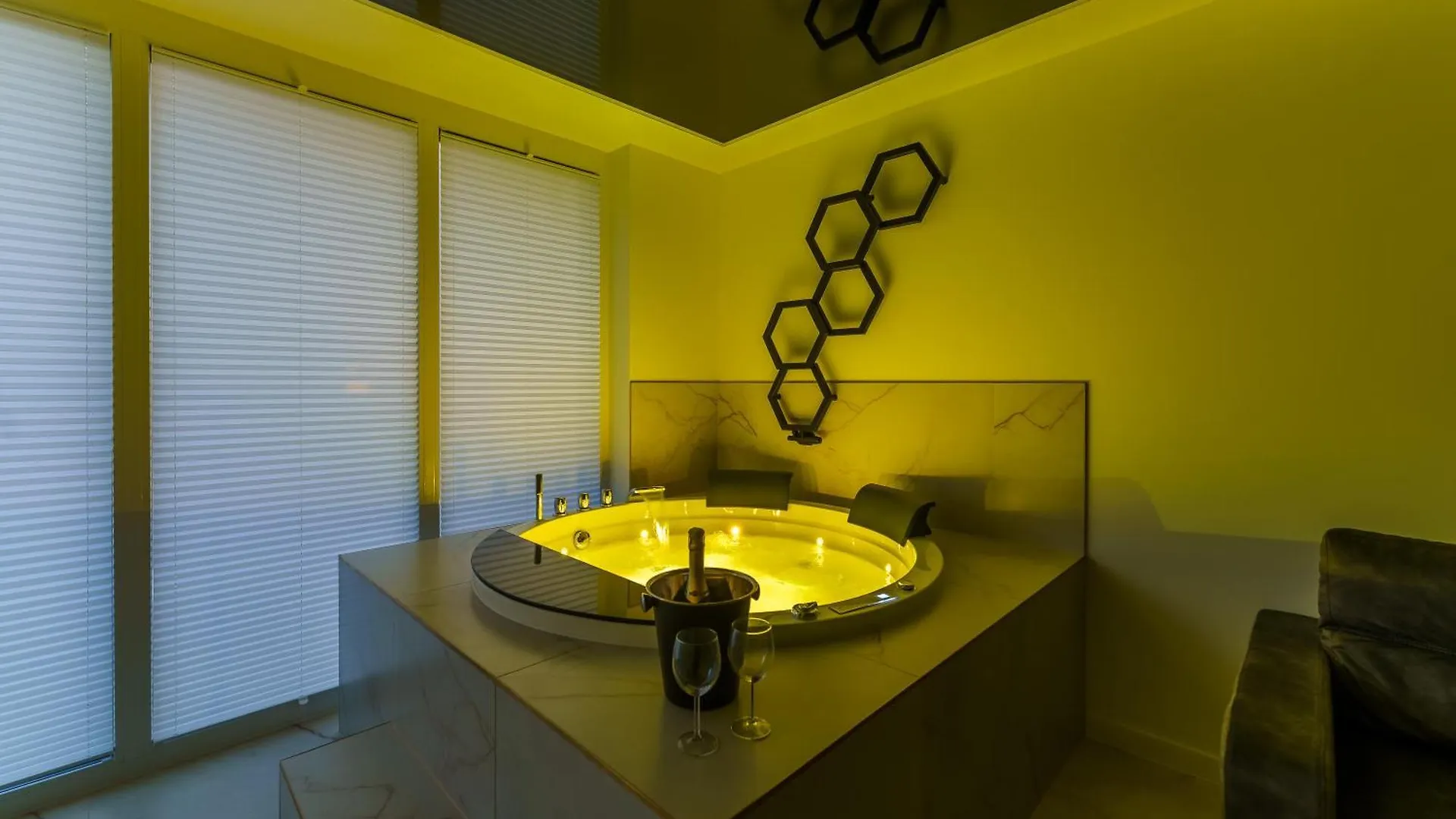 Golden Pearl Spa Prywatny Apartament Z Sauna I Jacuzzi Kołobrzeg 0*,  Polen